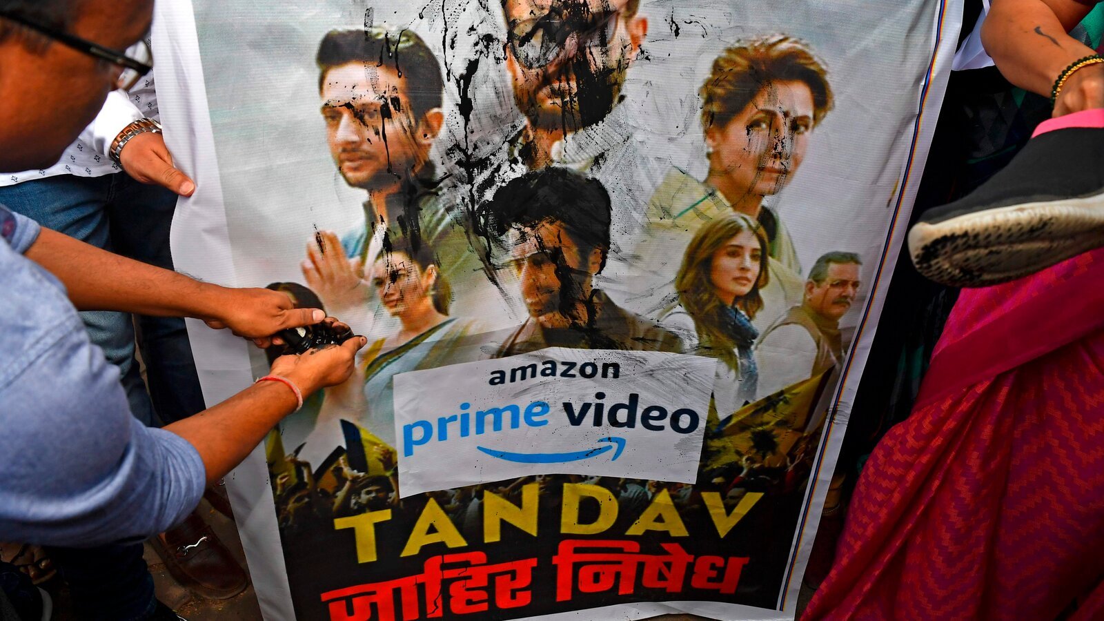 विरोध के बाद ‘तांडव’ के डायरेक्टर ने मांगी माफी, कहा- किसी की भावना आहत नहीं करना चाहते
