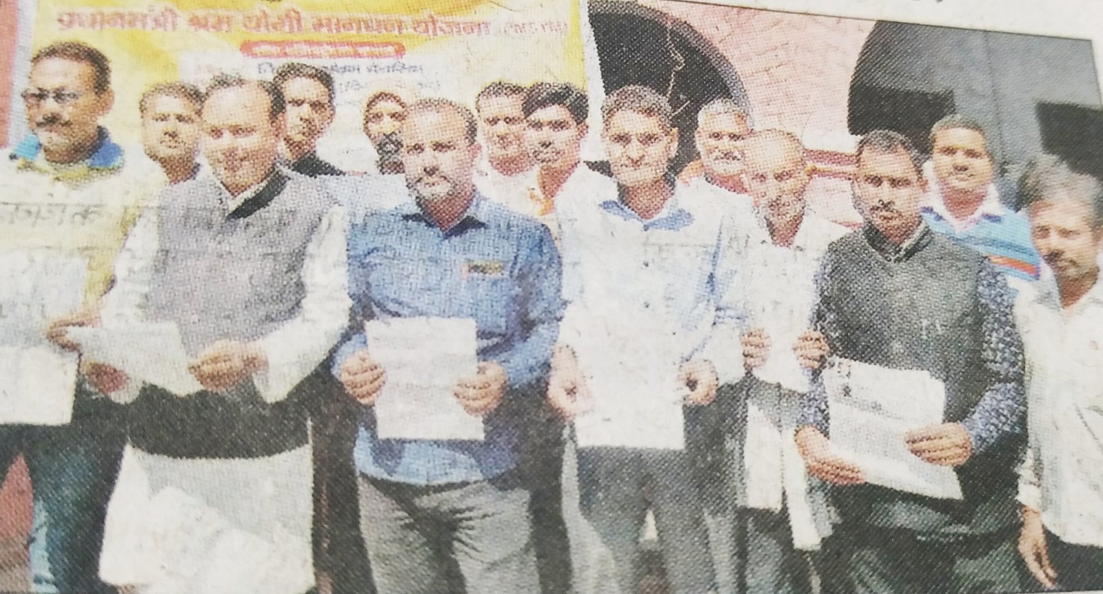 अमर उजाला ने देवरिया के अखबार वितरकों की ली सुधि