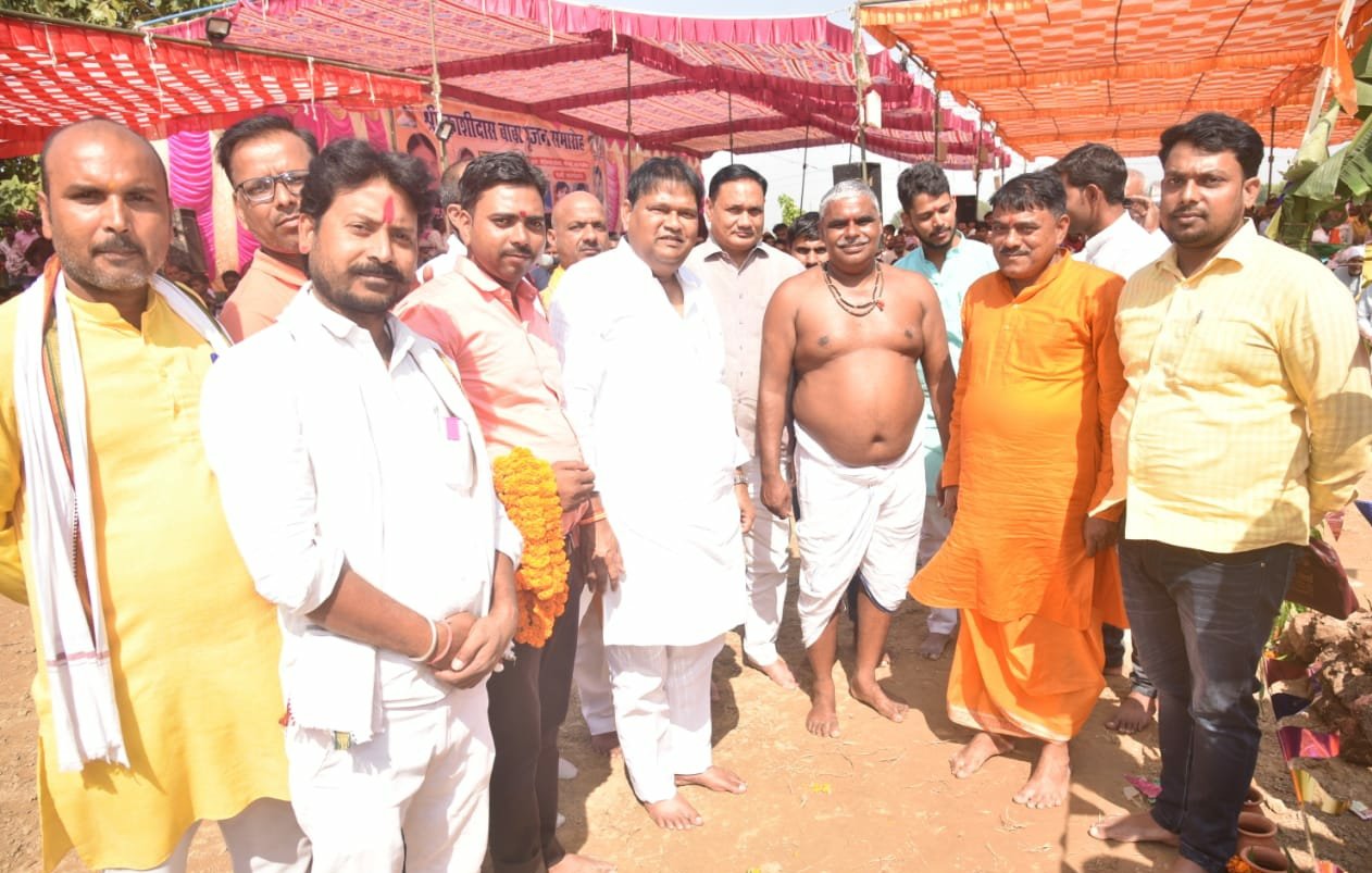 भेडिहरवा टोला में काशीदास बाबा की पूजा में उमड़ा जवार