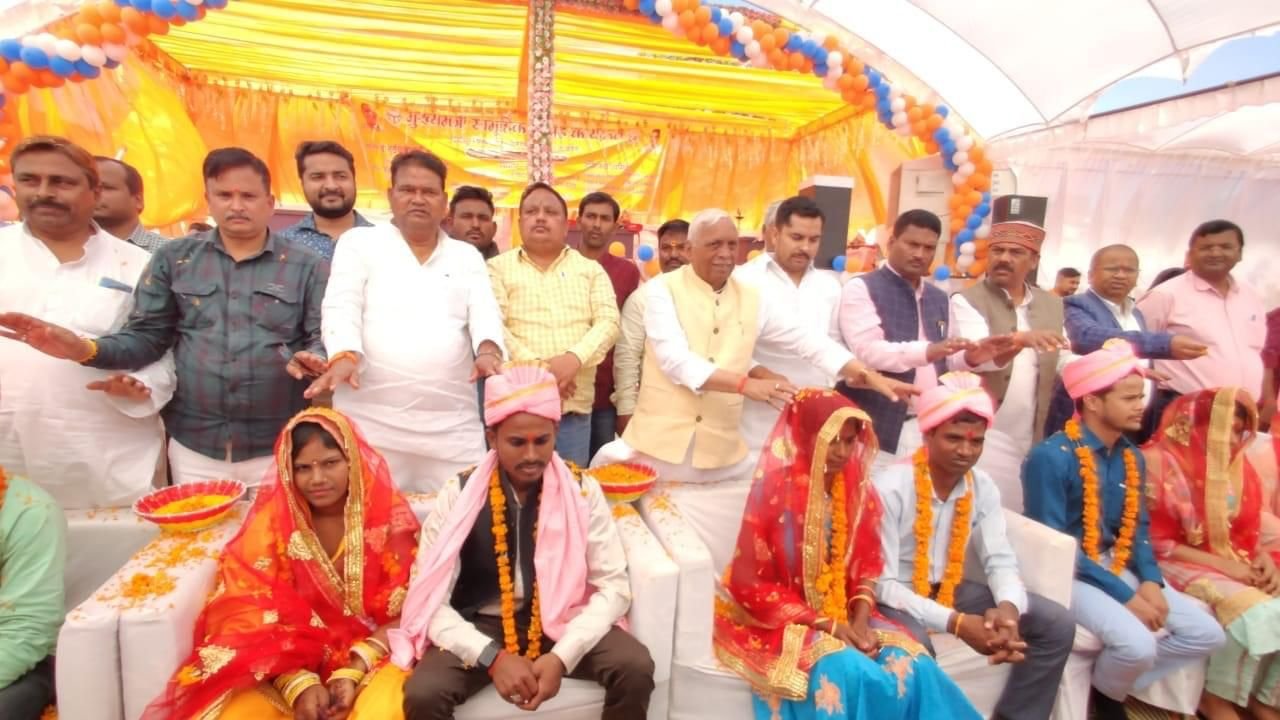 महाराजा अग्रसेन इंटर कालेज में आयोजित हुआ सामूहिक विवाह कार्यक्रम