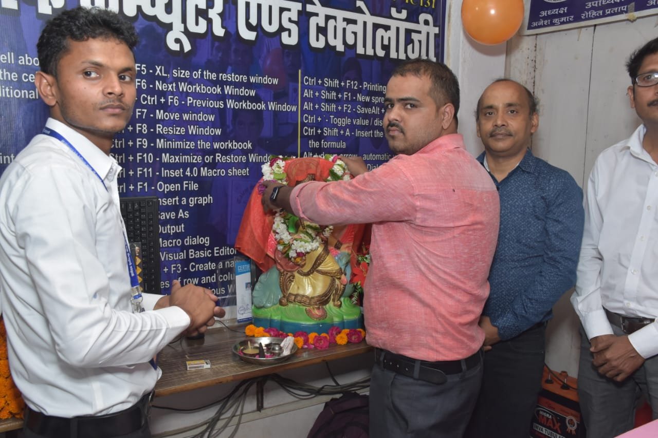 ज्ञानोदय इंस्टीट्यूट का 5वां स्थापना दिवस धूमधाम से मनाया गया