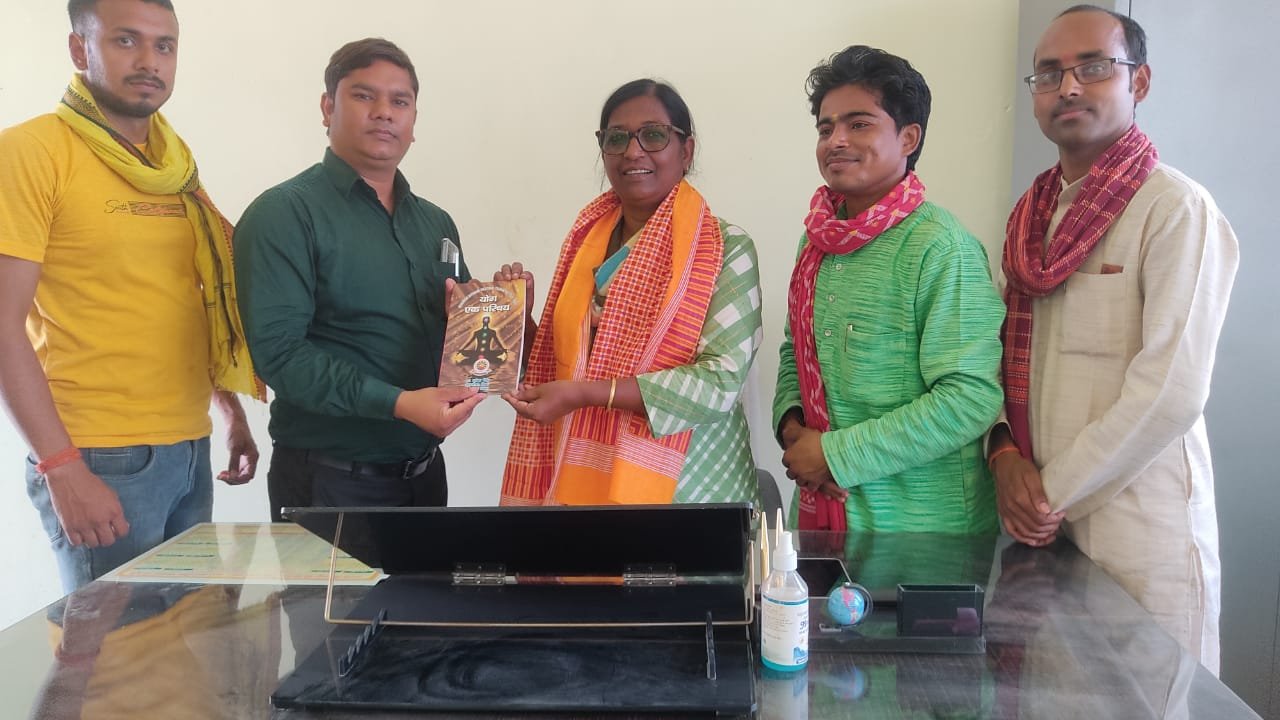 खेलो इंडिया मशाल जुलूस के आगमन की अगवानी करेगा मीरजापुर योगासन खेल संघ