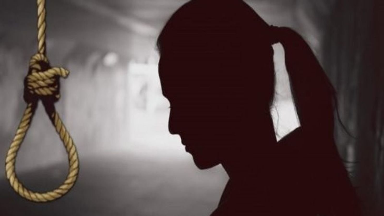 टीडीपीजी कालेज की छात्रा ने फांसी लगाकर दी जान, मचा हड़कम्प