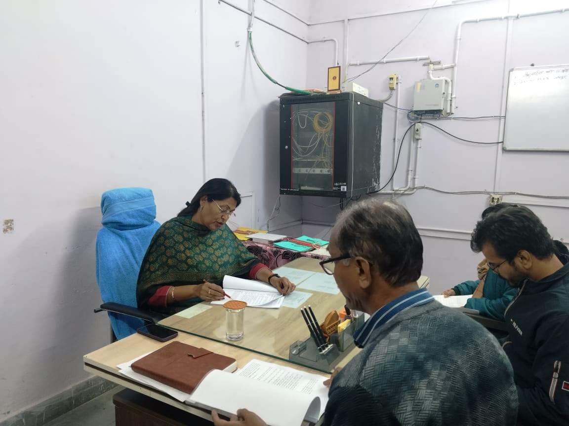 संभागीय आयुक्त ने सामाजिक न्याय एवं अधिकारिता विभाग का किया आकस्मिक निरीक्षण