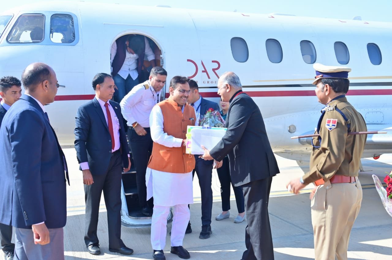 मुख्यमंत्री भजनलाल शर्मा जैसलमेर पहुँचे एक दिवसीय यात्रा पर