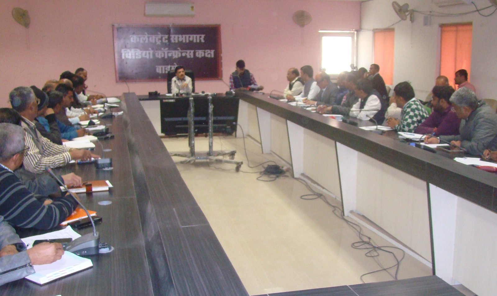 साप्ताहिक समीक्षा बैठक का आयोजन सौ दिवसीय कार्ययोजना के लक्ष्यो की प्रात्पि करें सुनिश्चित