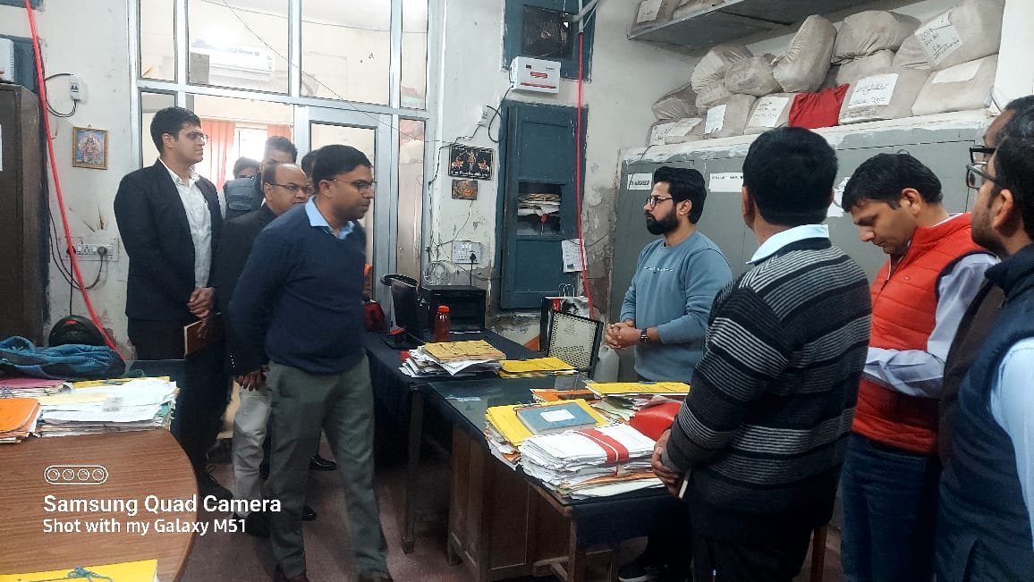 जिला कलेक्टर ने पीबीएम अस्पताल का किया सघन निरीक्षण