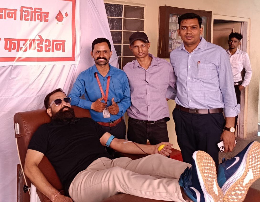100 यूनिट ब्लड हुआ डोनेट , फर्स्ट टाइम डोनर्स ने ब्लड डोनेशन करके लिया जागरूकता का प्रण