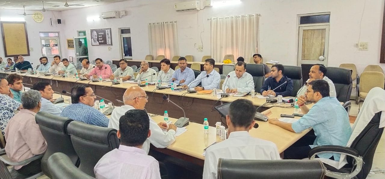 उद्यमियों की समस्याओं का निर्धारित समय सीमा में करे समाधान- ज़िला कलक्टर