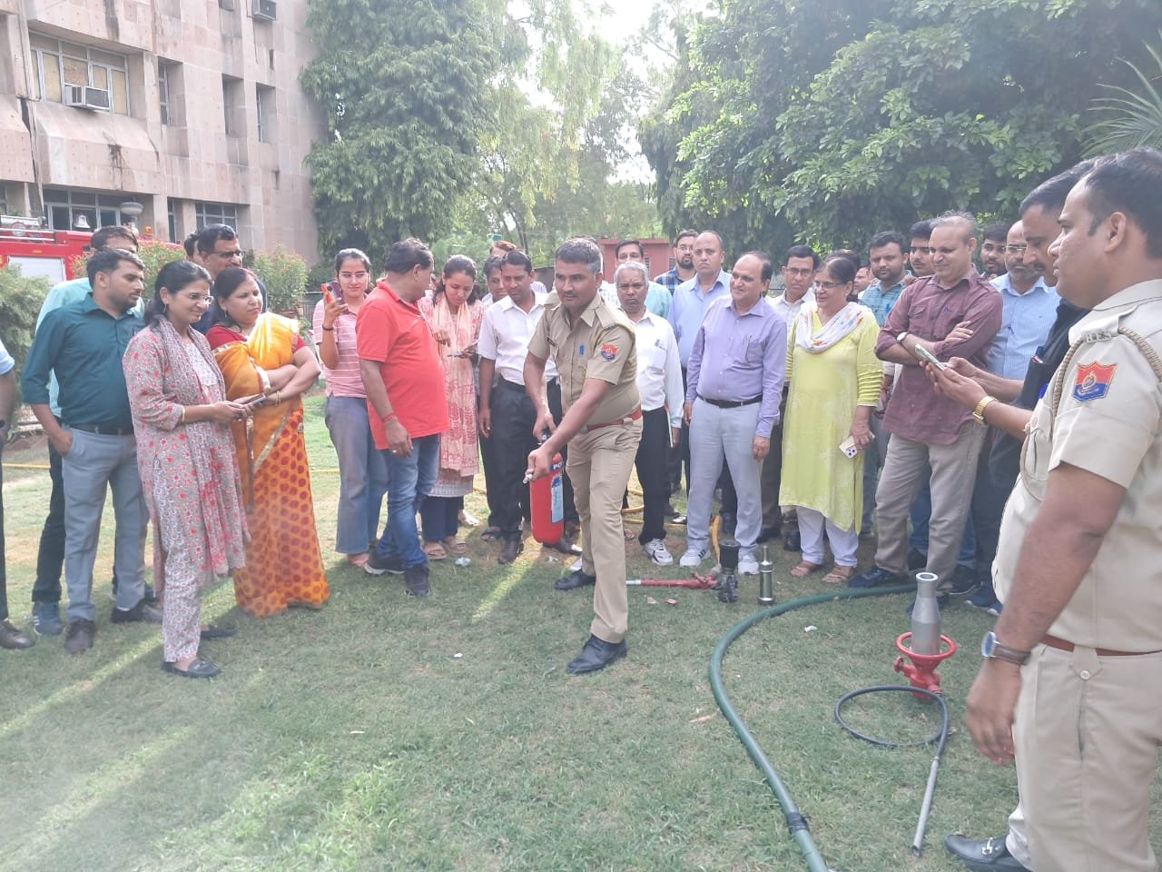 आगजनी से बचाव एवं प्रबंधन के प्रशिक्षण के लिए मॉक ड्रिल आयोजित