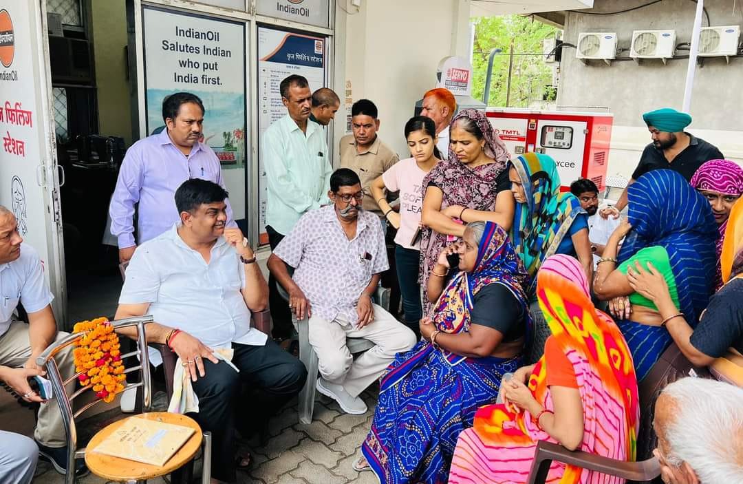 मंत्री ने की जनसुनवाई नटनी का बारा नहर का किया निरीक्षण, अवरोध हटाने के दिए निर्देश