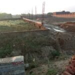 नगर पंचायत लार के गयागिर में नाला की जमीन पर अवैध निर्माण