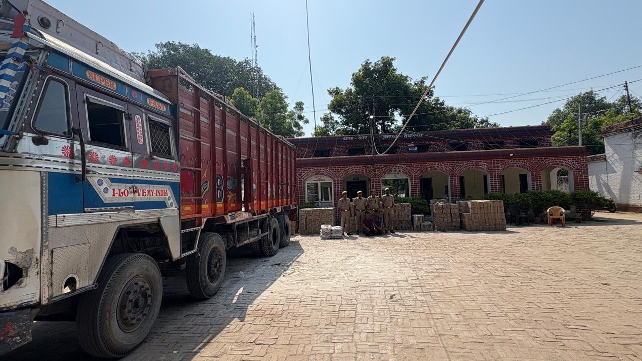 मेहरौना बार्डर पर एक 12 चक्का ट्रक से 480 पेटी पंजाब निर्मित शराब बरामद