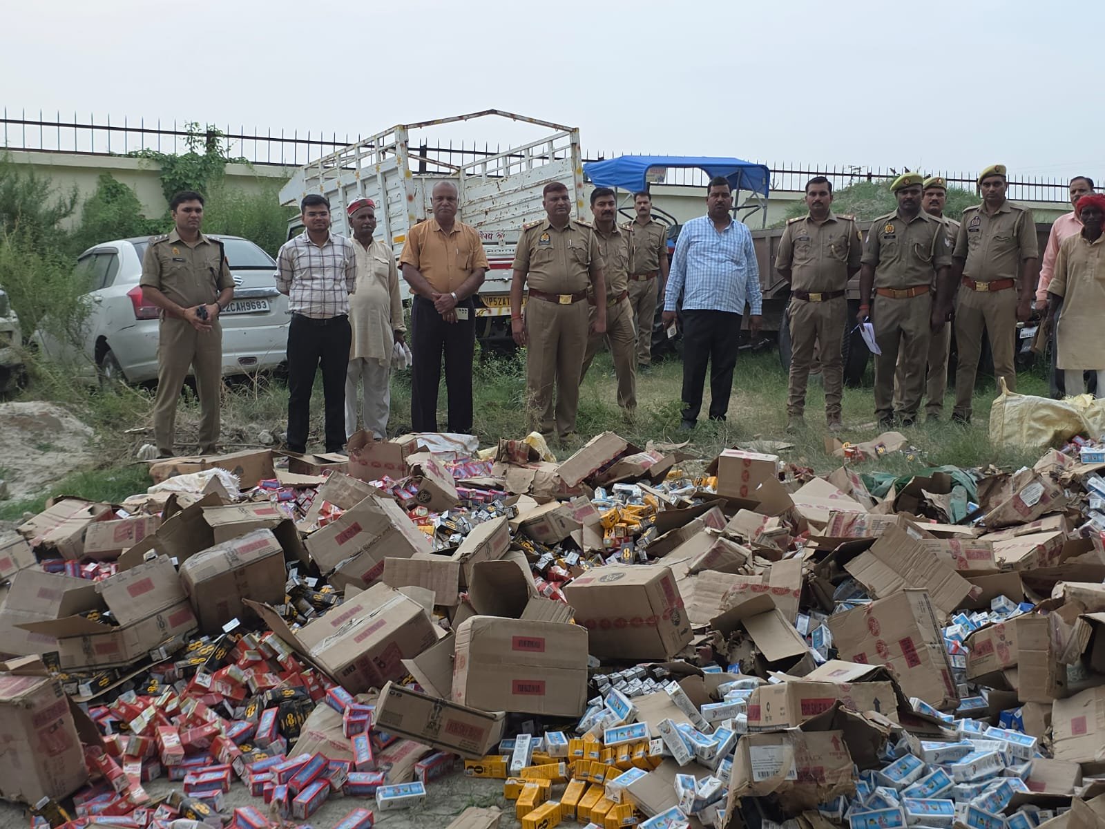 थाने में पकड़ी गई 5000 लीटर शराब नष्ट कराई गई